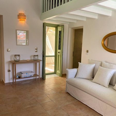 Villa Theoni Chalki Town Eksteriør billede