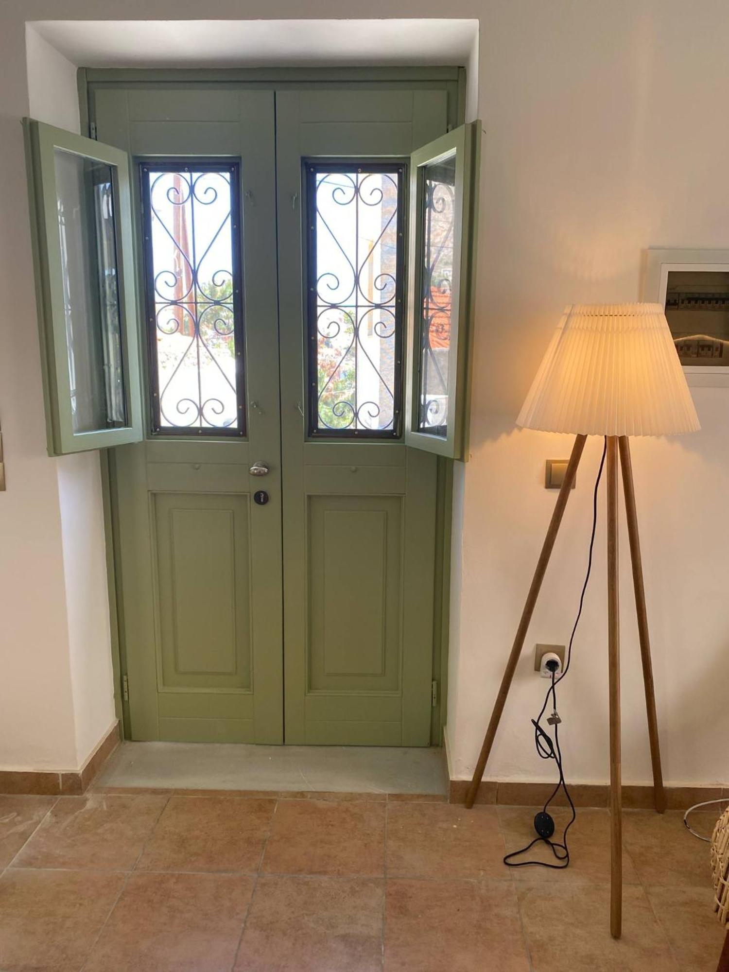 Villa Theoni Chalki Town Eksteriør billede